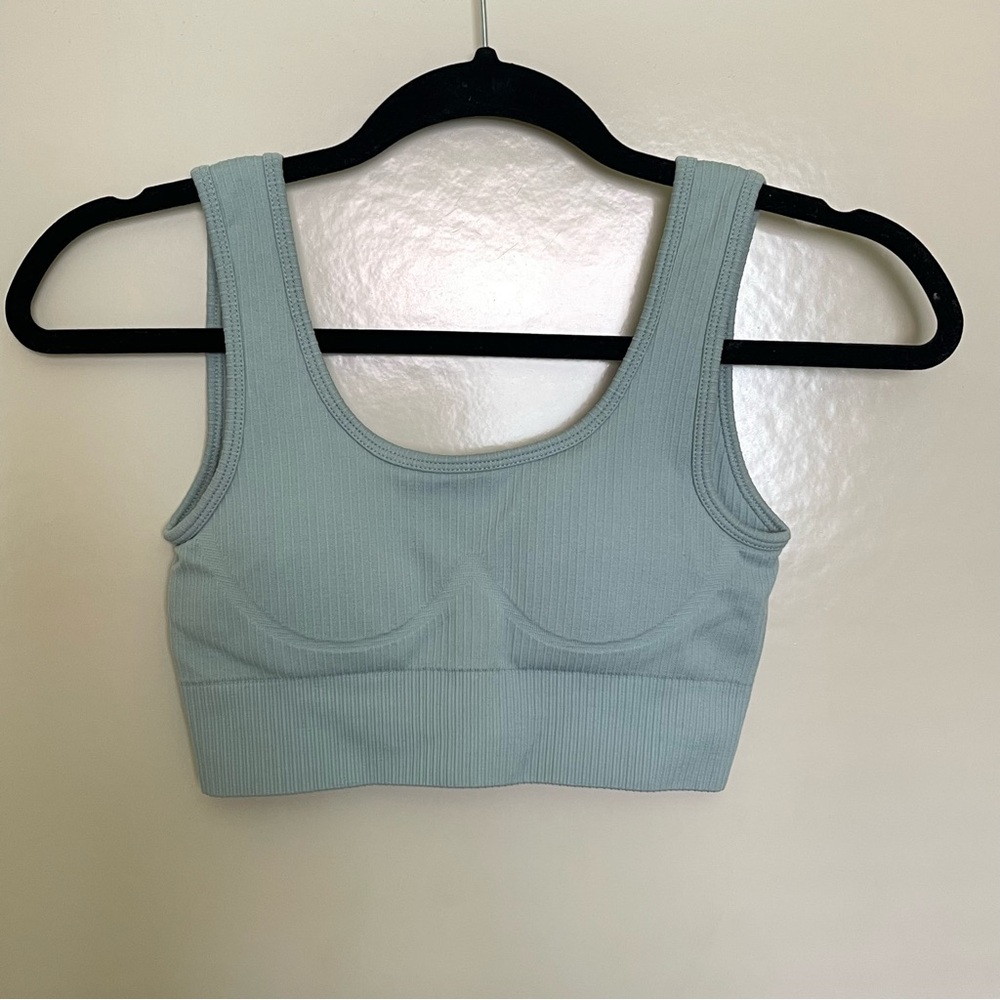 Cropped tank top🧊